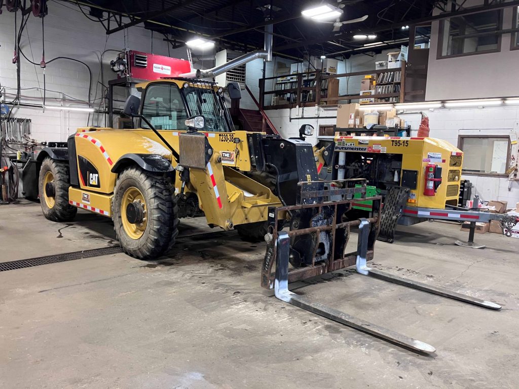 2019 CAT TH514D Telehandler